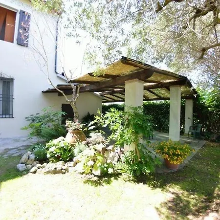 Ferienhaus Fuer 8 Personen Ca 150 Qm In Viareggio, Toskana Provinz Lucca Semesterbostad Viareggio