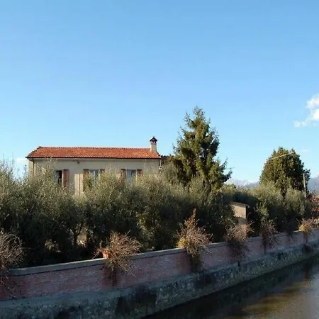 Ferienhaus Fuer 8 Personen Ca 150 Qm In Viareggio, Toskana Provinz Lucca *